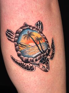farbiges Tattoo, Schildkröte Tattoo, Strandtattoo, Fullcolour Tattoo, Palmentattoo, Strandtattoo bunt, Farbtattoo Schildkröte