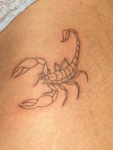Skorpion Fineline Tattoo